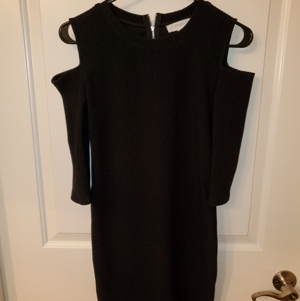Black Long-sleeved Statement Dress